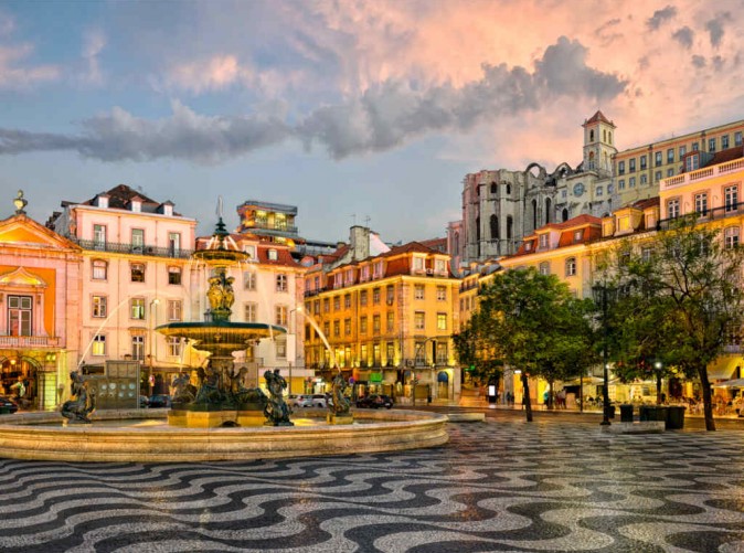 022_Lernidee Reisen_Portugal_Schoene Aussichten Touristik_Rossio-Platz in Lissabon - Mapics Adobe Stock